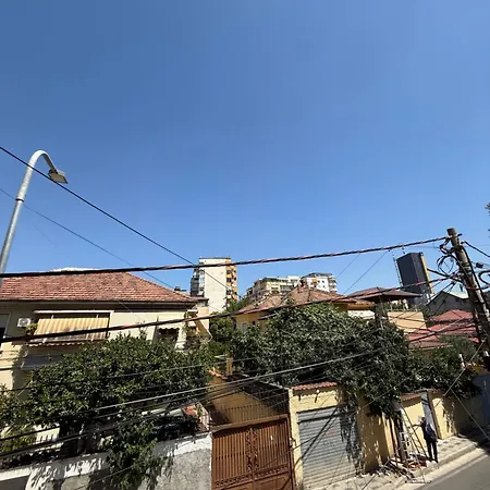 Apartament Leo Apts *