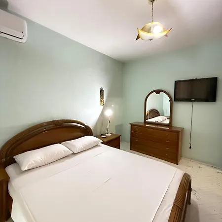 Apartament Leo Apts
