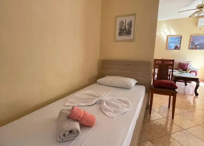 Apartament Leo Apts *