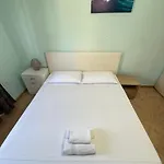Apartment Leo Apts *