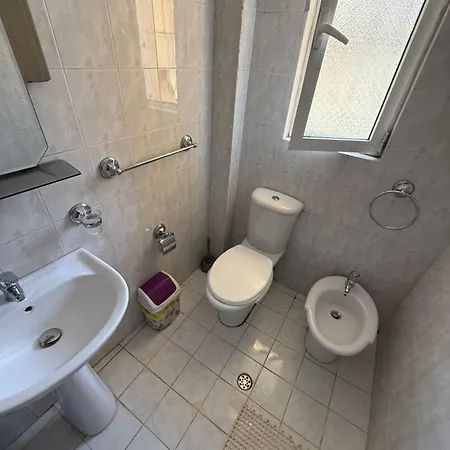Leo Apts * Tirana